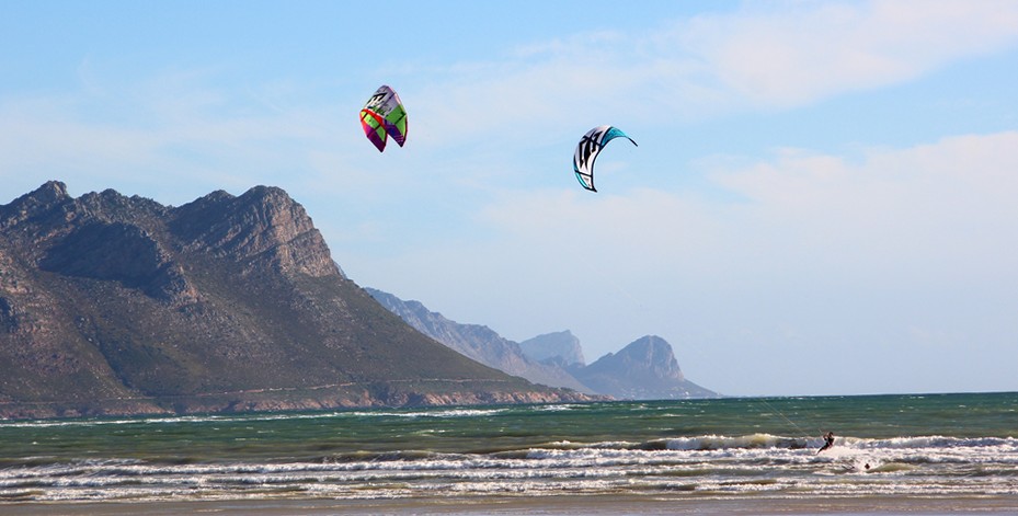 Kiter at beach in Strand